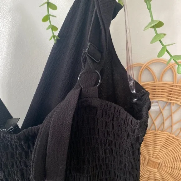 Elegant Black Jumpsuit - Picture 6 of 9